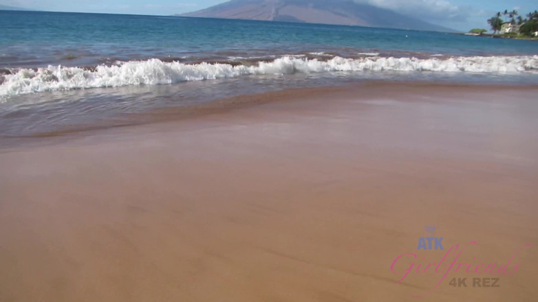 ATK Fans (Girlfriends): Virtual Vacation Hawaii with Sydney Cole 1/6