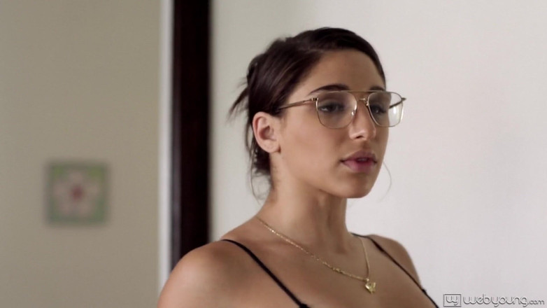 Web Young: WebYoung - Abella Danger fodendo com fã louco de perseguição!