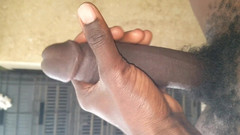 porn4africa1: Uspokojil se při sledování tohoto videa