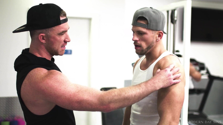 Heteroflexible: Heteroflexible - besar roman todd pantat pelatih pribadi baru nick fitt...