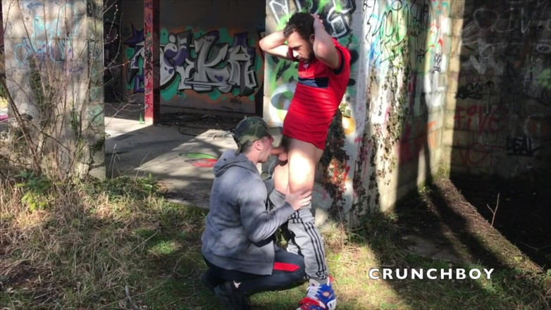 Sex humiliation with french lads: Penghinaan seks dengan lelaki muda lurus digunakan di luar rumah...