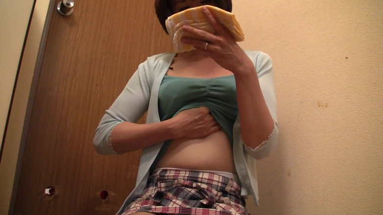 MBM3988: A166f04 a esposa ao lado é muito sexy. Assim que ela...