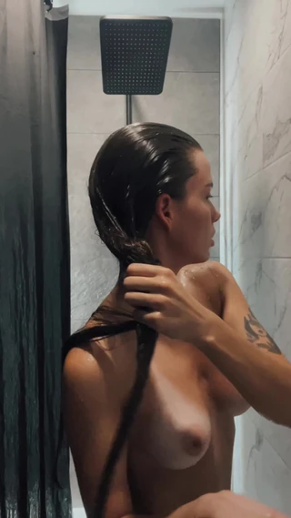 Feet lady: Hooot dusch