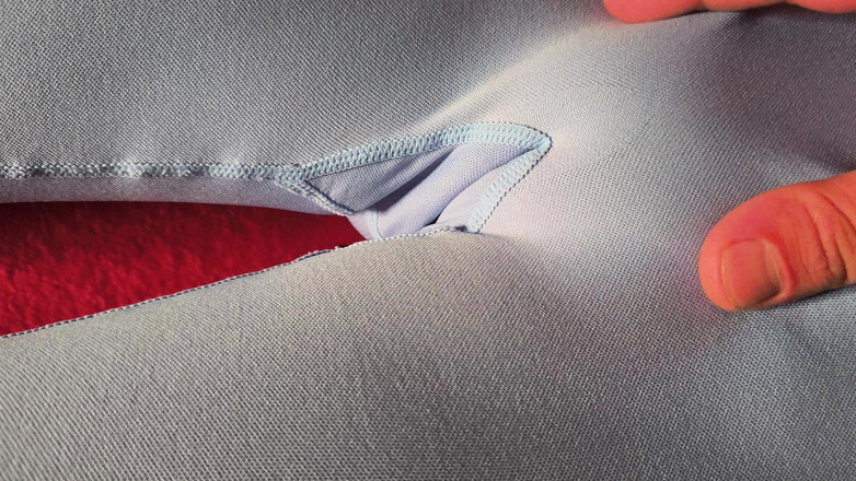 Blondasexy00: 그녀의 처녀 보지를 만지는 의붓아들! 섹시한 팬티 스타킹을 입고 윤곽을 따라가는 배다른 여동생