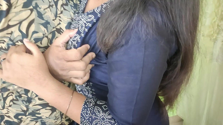 Vaigavarun45: BDSM jednou rukou svázaná na stropě a romantika ve ozdobném...