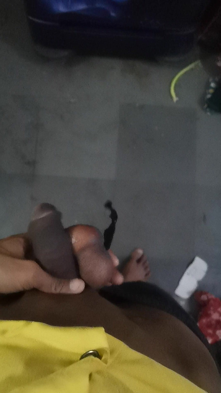 Nonstop: Evde yalnızım