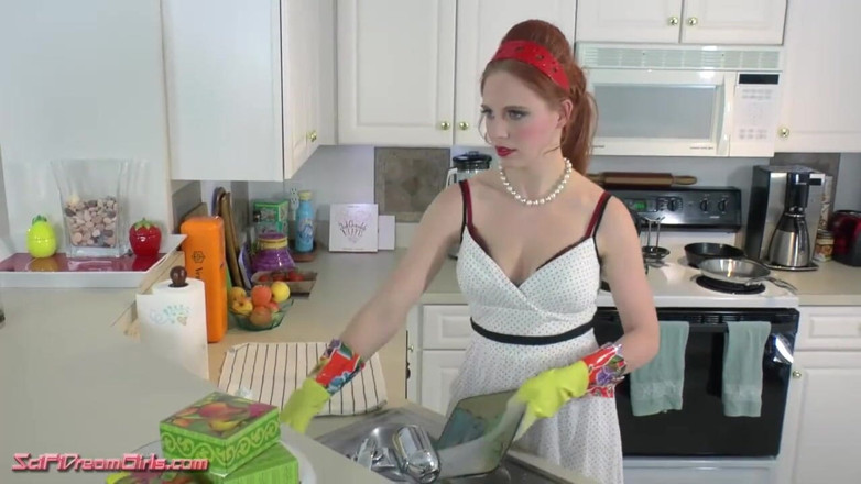 SciFi DreamGirls: Ashley Fires scifi dreamgirls #8: Rosie, робот-дозатор молока