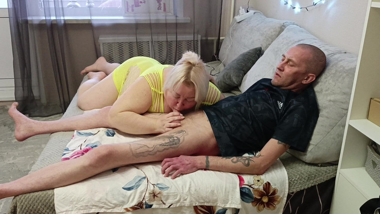 Zona901: Blowjob mendalam berkualiti tinggi daripada ibu tiri dengan menelan air...