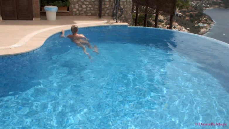 Danielle Maye: Dea della sirena