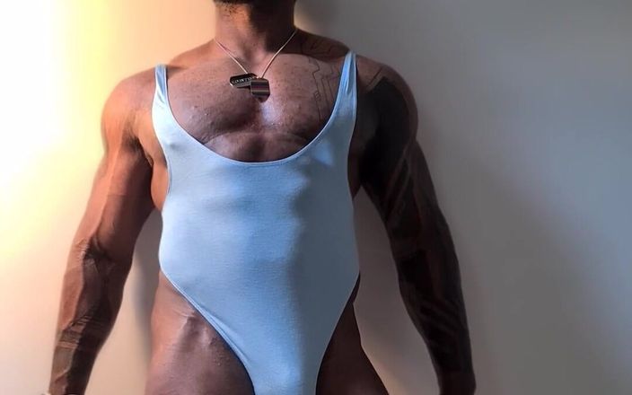 Amadeus: Damm Acest tricou face curul meu pop!!