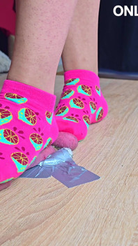 Polla pisoteando con botas y tobillos adorables, Femdom Jozi pisoteando