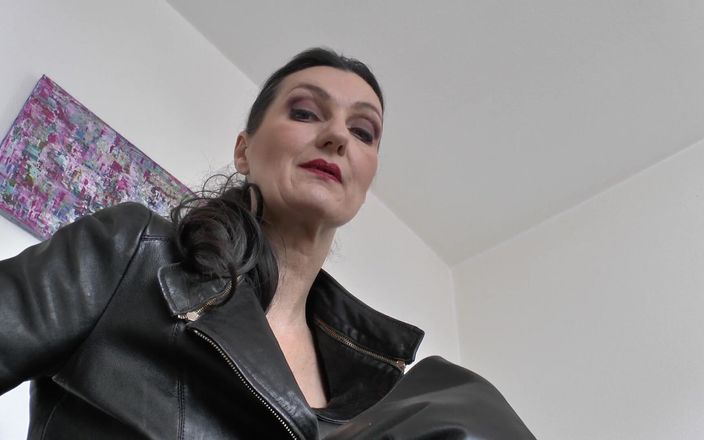 Lady Victoria Valente: Over-the-knee Spanking, POV, Lady Victoria Valente