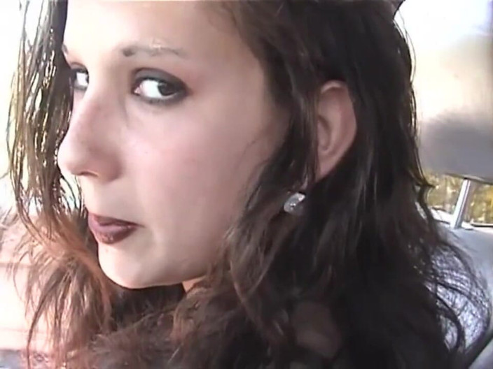 Young Sinner: Violet Skyy chupa um bom pau