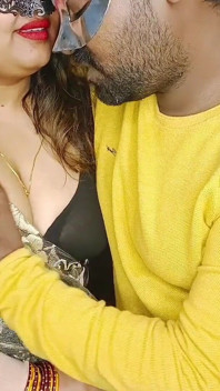 Sexy baculatá nevlastní máma Aaj Mere Chacha Se Chudi -hindi-roleplay