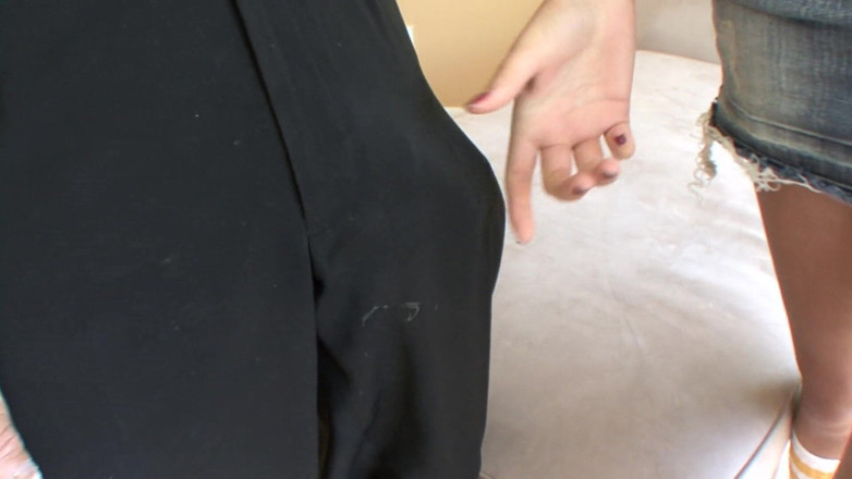 My Stepdad's Cock: Děvka teenagerka chce vidět péro svého táty