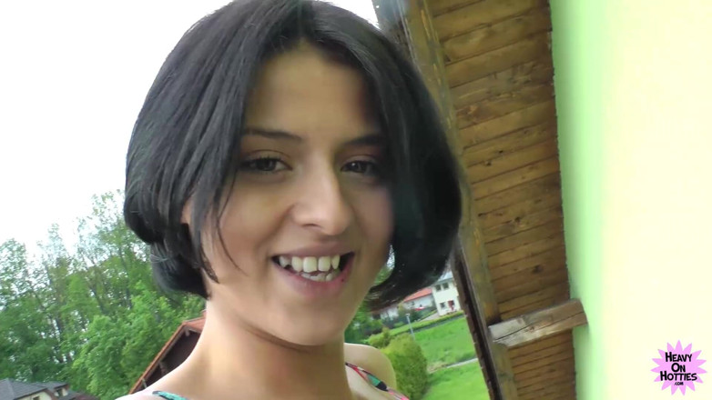 Heavy on Hotties: Cel, legenda hidup, menyihir Coco de mal dalam adegan yang...