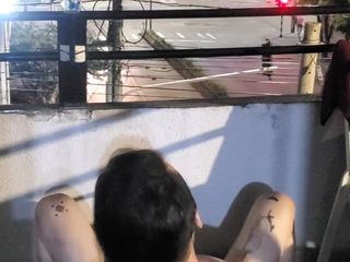 SlutClosetedfag: Más diversión en el balcón