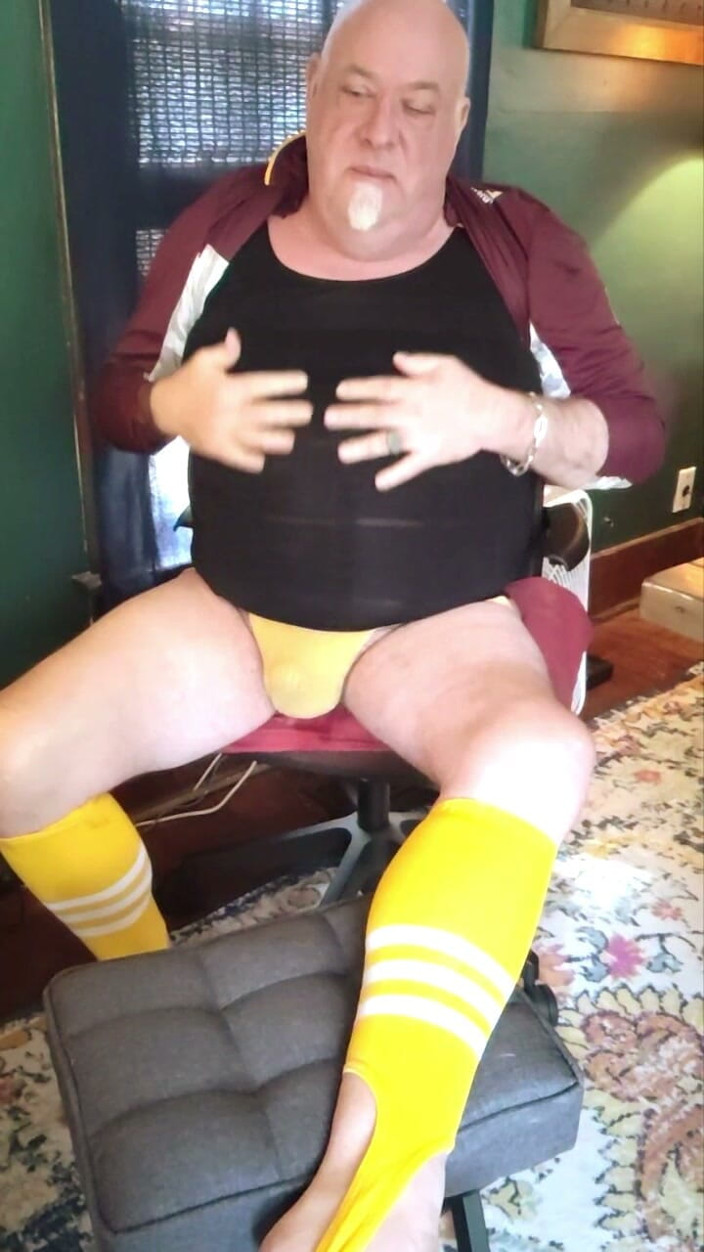 beardaddychub: Player Is Stressed and Coach Has to Help!