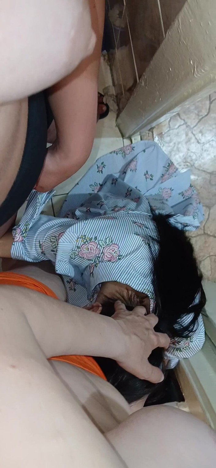 Lesbian-illusion: Nosso trio arriscado em um banheiro público