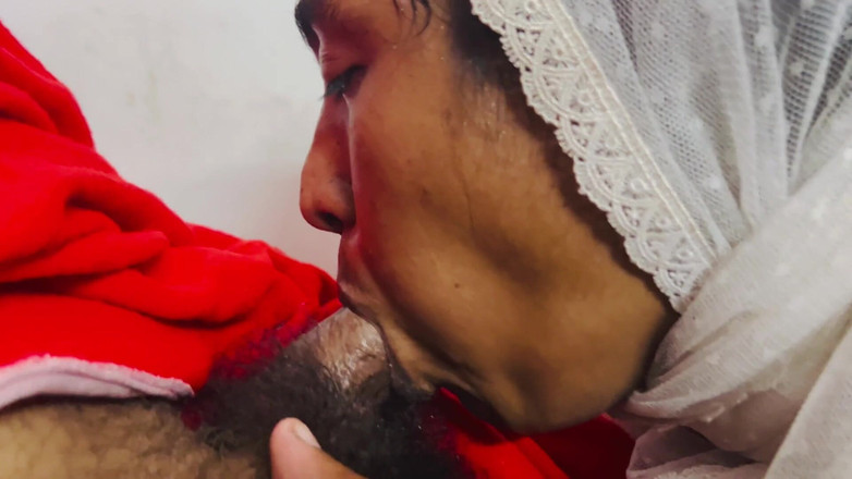 Immfuck: Awek India muslim berhijab dan Santa Christmas blowjob deepthroat khas...