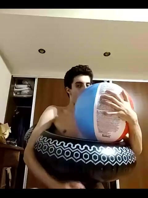 Floatie Boy: Guardami fare esplodere gonfiabili e giocare con loro fino a...