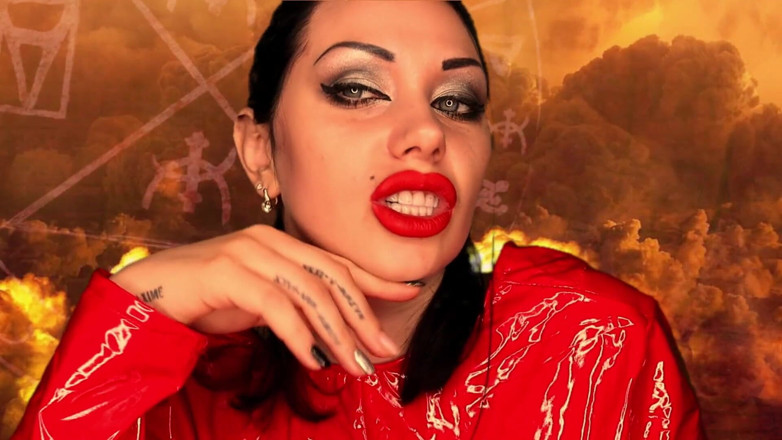 Goddess Misha Goldy: एक शैतान के अंदर! Devour Fetish!