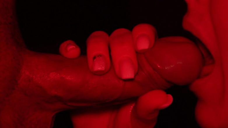 Leo15398: Chupando como em um Discotrico da Luz Vermelha