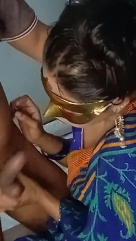 Seks suara malam pertama yang baru panas dengan bhabi bertetek besar India baru dikongkek buah dada besar teman wanita desi Bangladesh