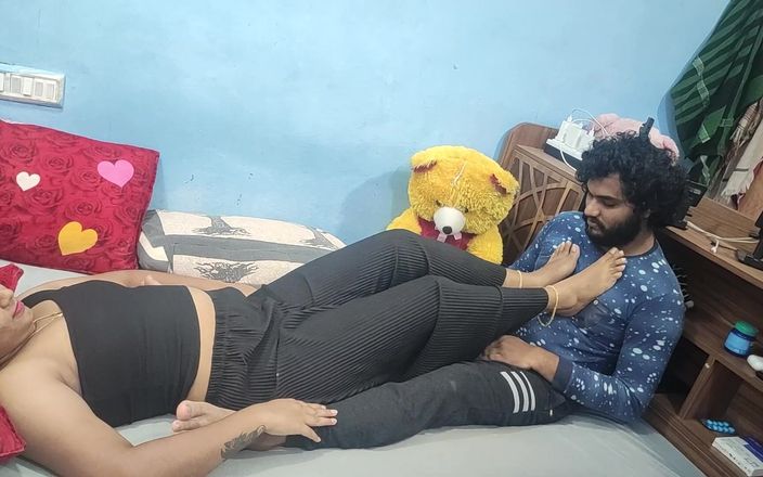 Vaigavarun Feet romance: Топтання грудей