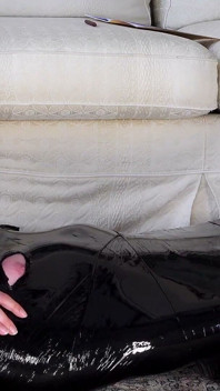 Orgasme ruiné avec facesitting dans un bondage