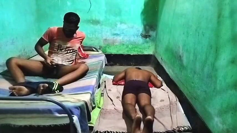 Desi Tits: Twink boy sex przyjaciel hostelu napięcie seksualne gejowska rzeczywistość porno