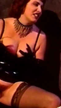 火辣红发熟女需要大鸡巴深插