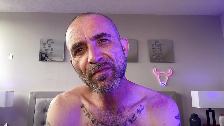 Bradley K Savage: Pappa kommer att spränga dig som en ballong