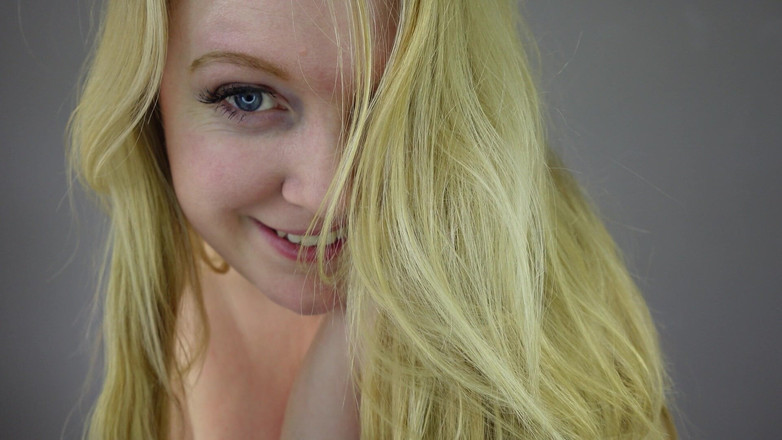Julie Bliss: 胖美女内衣尝试免费炫耀我的丰满身体