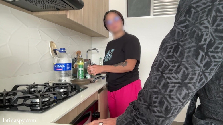 Time traveler: Bahagian 1 Pembantu rumah muda yang sedap membenarkan bosnya bermain dengan...