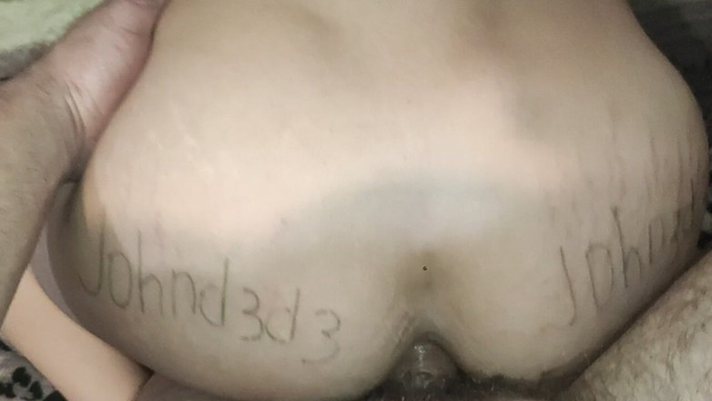 DirtyLubov: Ateşli siyah saçlı kızda beyaz iç çamaşırı