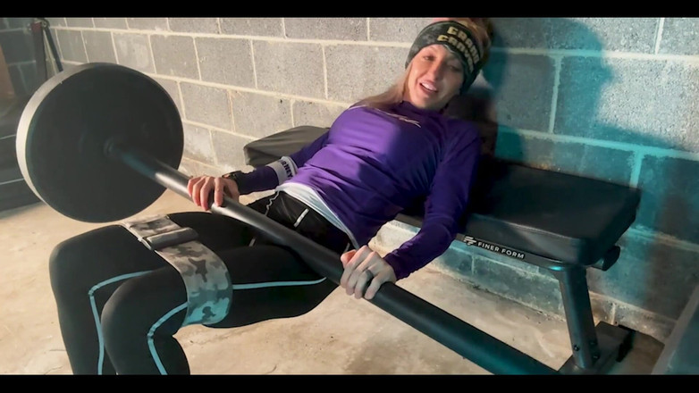 Lora Cross: Cuaca dingin bukan alasan untuk tidak ikut olahraga, seperti yang...