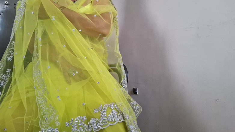 TABOOBREAKERS: Những Điều Cấm Kỵ Shilpa Trong Saree Màu Chanh