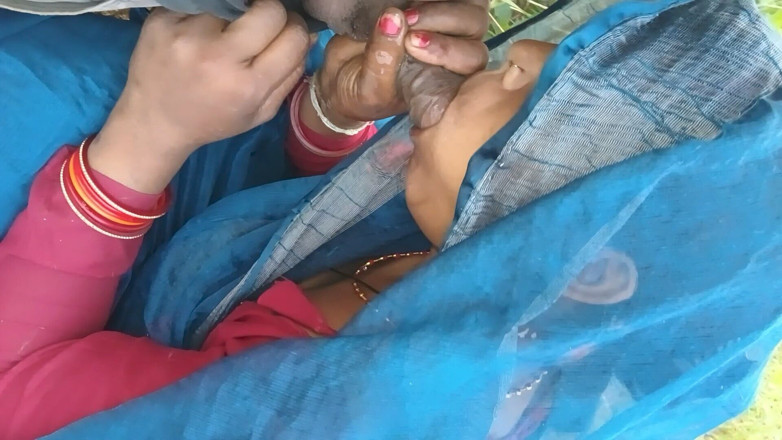 Pujasho: Indian Bhabhi Sucked a Cock in the Field