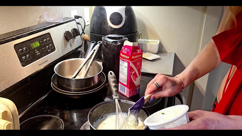 August Harper: Замужи, я едой: эпизод 2