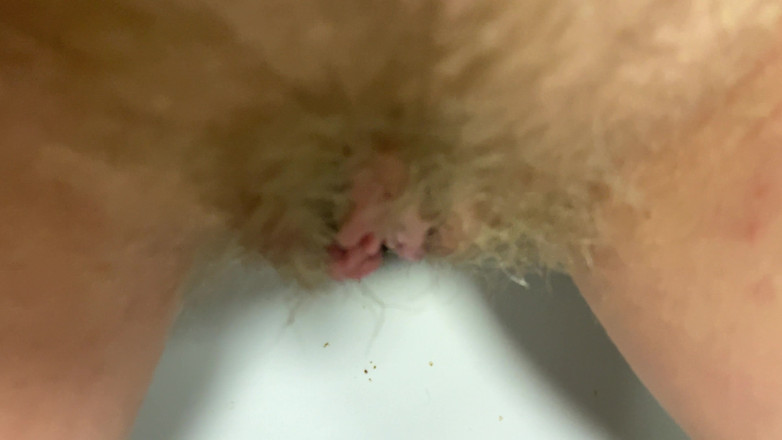 Hairy couple: Figa pelosa pipì e scoreggia accidentalmente, Vista molto ravvicinata