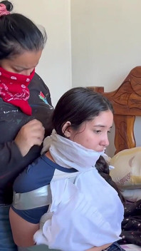 Fantasiando com 18 anos, gravada e amordaçada por milf mascarada
