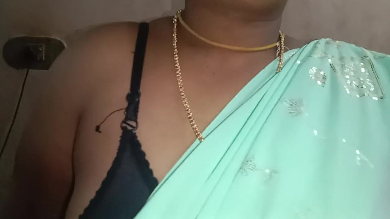 Tamil Anti Uma235: I Went to My Stepmother's House and Saw That She...