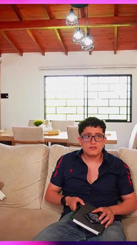 Alumnas Cachonda Chupan La Polla De Su Maestro Nerd