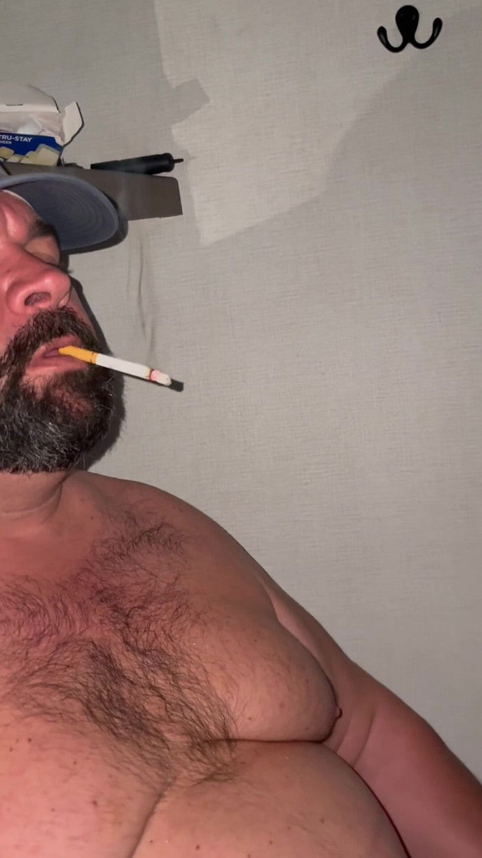 Brewster Bear: Ursul care fumează și pompa lui de penis