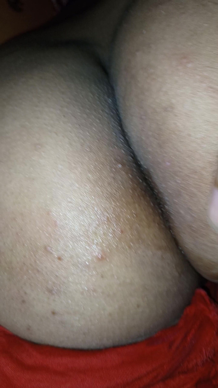 Nadiyabd: Bangla đít bự đụ với dầu trong lỗ âm hộ