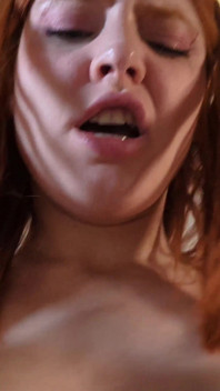 POV: Condividere il letto con la ragazza dai capelli rossi, ha osato che non potevo scoparla così forte, sborrata in faccia (dia Ita)