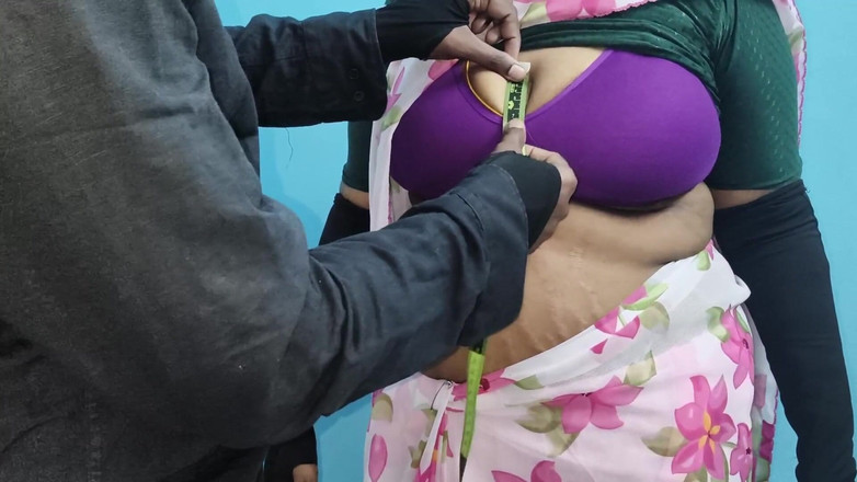 SneakyManner48: तमिल ड्रेस टेलर हॉट चोदने लायक मम्मी को चोदती है