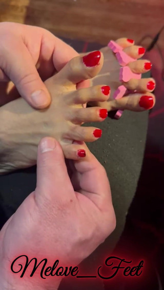 Naelor: Coloring Her 4.5 Size Feet