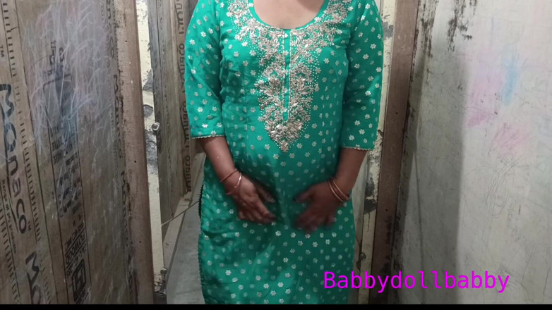 MHM: Tailleur et modèle - l’essayage se transforme en jeu de rôle...